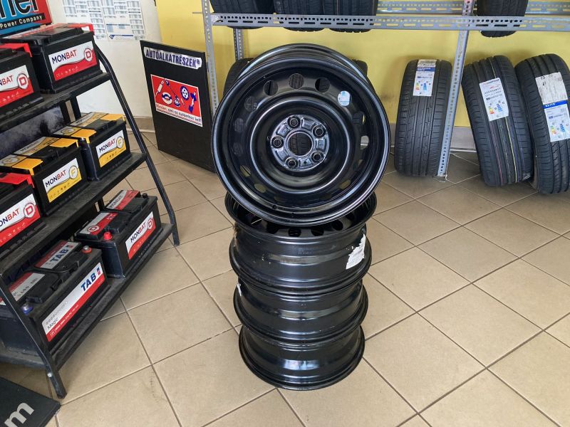 Akciós acélfelni Fiat típusú személyautóra Miskolcon a Gumidiszkontban!